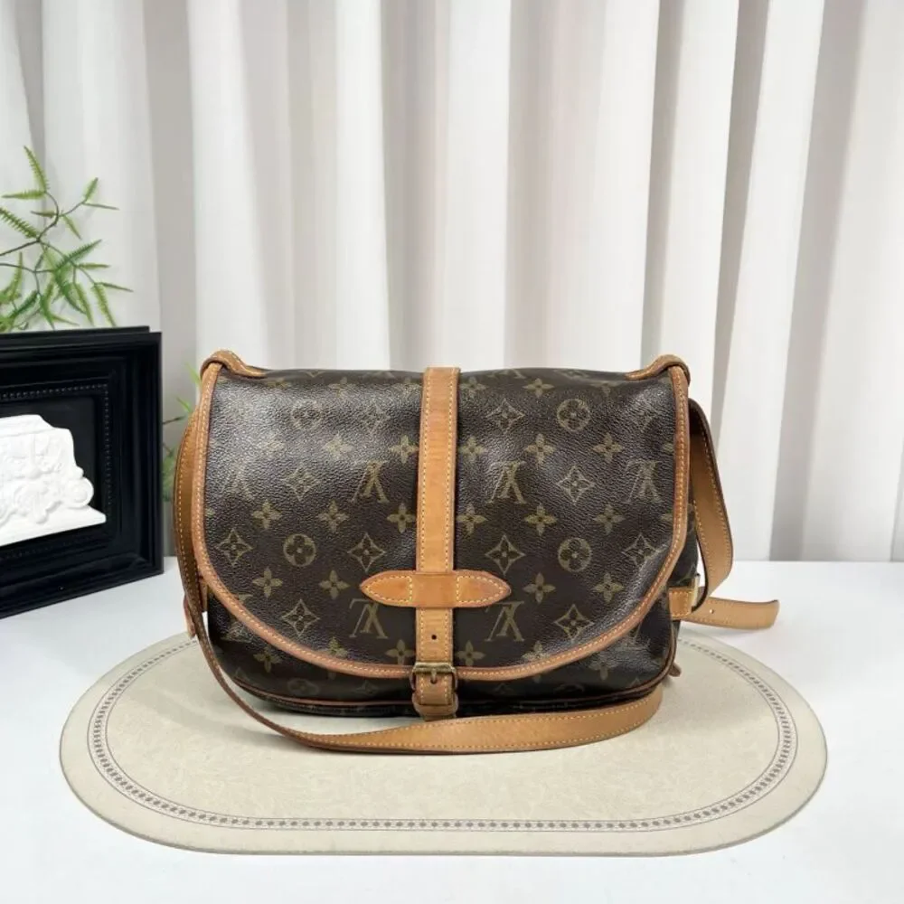 Louis Vuitton Women Pre-Loved Bag Very Good Condition